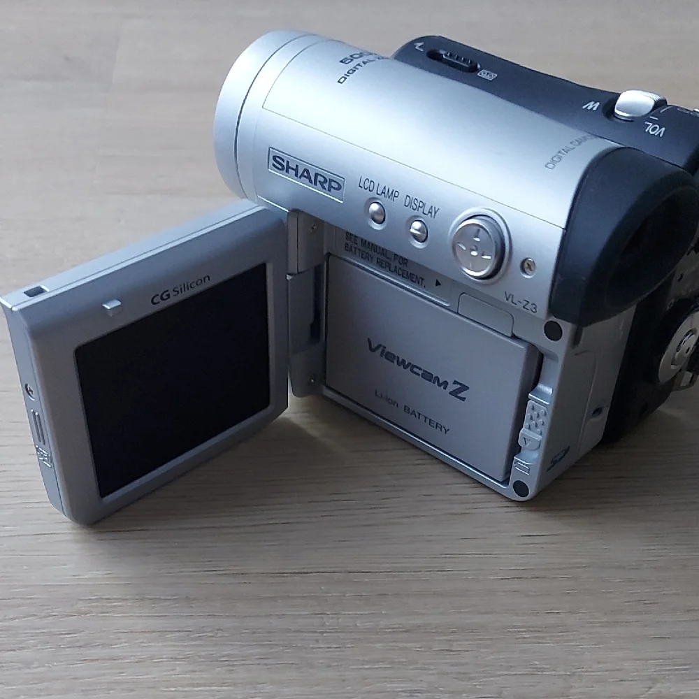 Video Camera Sharp VL-Z3 Camcorder + case